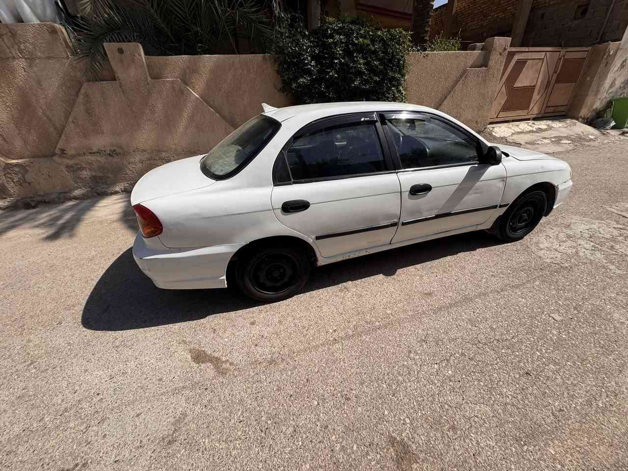 كيا سبكترا موديل ٢٠٠٣ كير عادي للبيع كامل تبريد شغال سعرها ٤٥ وبيها مجال رقم وسنويه جديدات باسمي  ***********
