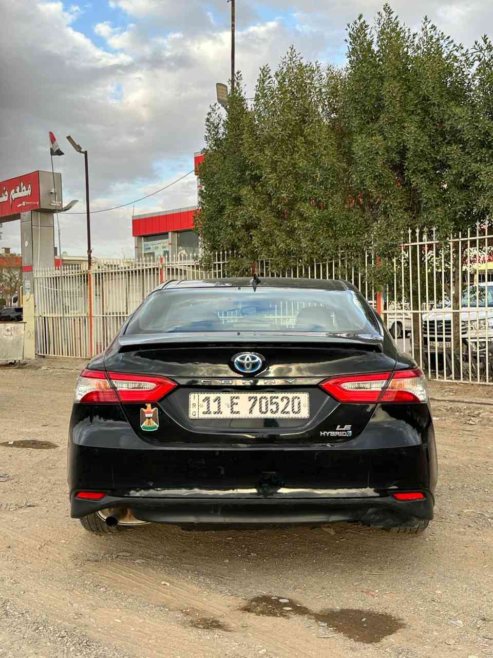 السلام عليكم وعيدكم مبارك للبيع كامري هايبرد موديل ٢٠٢٠ le لون اسود حادث فقط صندوق مبدل وبيها بارد في قطعتين بدون ايرباك بدون صبغ  ماشية 77 الف ميل مكانها بغداد الغزالية بأسمي تحويل مباشر رقم انكليزي 
 السعر ١٧٠ وبيها مجال للاستفسار *********** صور الحادث والسونار تواصل معي خاص وتدلل
