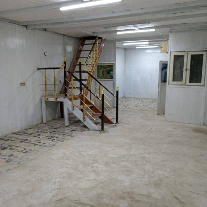 دار للأيجار مساحة 100 متر بشهداء السيدية قرب معهد عشتار يتكون من غرفة سويت ومنورين وصالة جبيرة وحديقة وكراج و حمام خارجي للاستسفار تواصل ***********
