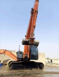 حفارة زت ثري • موديل 2013 • مكينة جاهزة