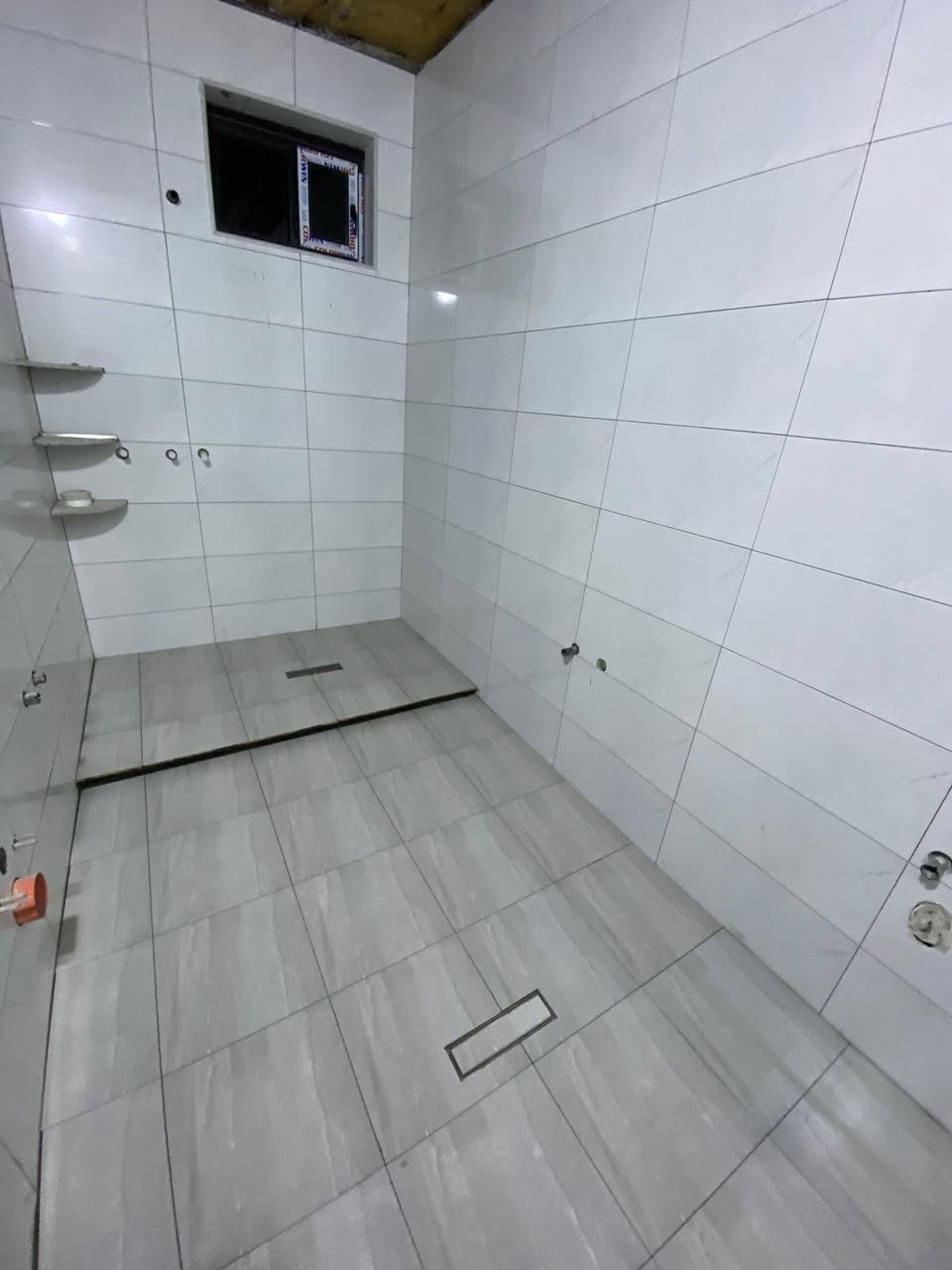 السلام عليكم 

خلفه سيراميك درجه اولى تسليم مهندس فول دقه 
مكاني الرمادي متفرغ حاليا 
***********واتساب
