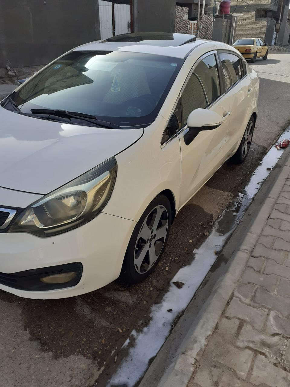 سلام عليكم كيا ريو البيع موديل 2014 سياره جاهزه فول فتحه بصمه تحكم استيرن اشاير بل مري سياره جاهز كير محرك حداديه تخم تاير تبريد كله جديد سنويه جديده هزه جديده رقم النكليزي سياره مكفوله السعر 83 وبيه مجال المكان السماوه الاستفسار ***********
