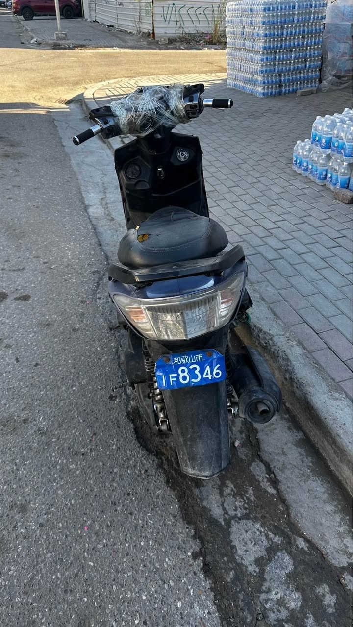 سكنس فحل للبيع مكفوله مكينه خرسه نقصها كفرات بس عنوان بغداد حي جامعة ***********سعر 480 بيها مجال بغداد, العراق
