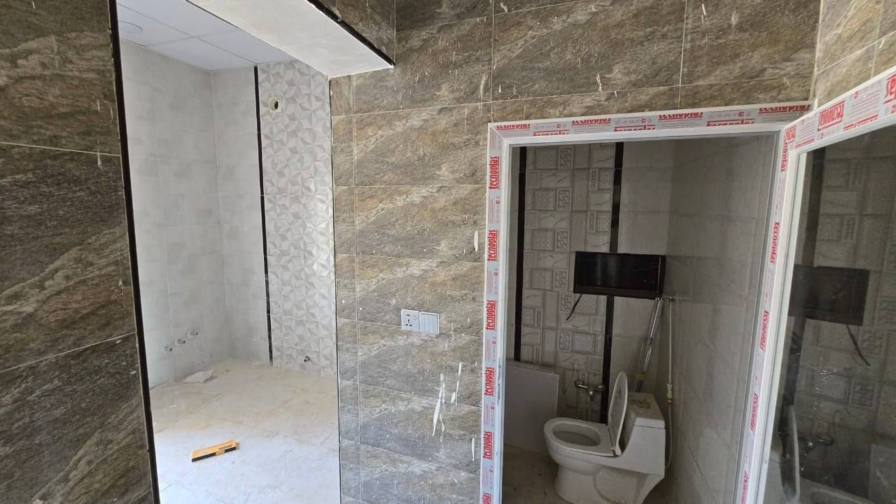 #دار حديث #أللبيع #طأبقين في كربلاء عكد بليبل #خلف #الكراجات شارع ميثم التمار #10دقيقه مشي الامام الحسين عليه السلام يصلح دأر سكن حسينه #ألزوأر  يتكون من  غرفتين نوم وصأله مطبخ أستقبأل مغأسل دأخل وخأرج  ألمسأحه 50 متر طابو زراعي قرار محكمة سند25 توجد خدمأت كأمله مأء كهربأء مولد تبليط مجأري للأستفسأر يرجى أتصأل على ألرقم ألتألي يوجد وتسأب فأيبر يمو مأسنجر  ***********
***********
