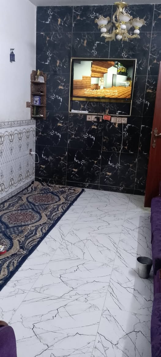 السلام عليكم بيت 80متر طابو صرف حي الجهاد طابقين  قريب السوق محله 891 قرب اسواق نور الهدى بيت نضيف جاهز للسكن مدخلين صب كونكريت للاستفسار اكثر الاتصال ***********0/0 -***********
