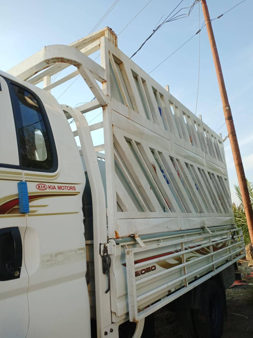 اللهم صلي على محمد وآل محمد 
سلام عليكم) 

سياره كيه موديل   20 مكفوله كفاله عامه سنويه جديديه هستوه طالعه مداور ثاني يوم 
ملاحضه المحجر مو وياه + اني مكلف بنشر  هاذا رقم صاحب السياره  ***********
