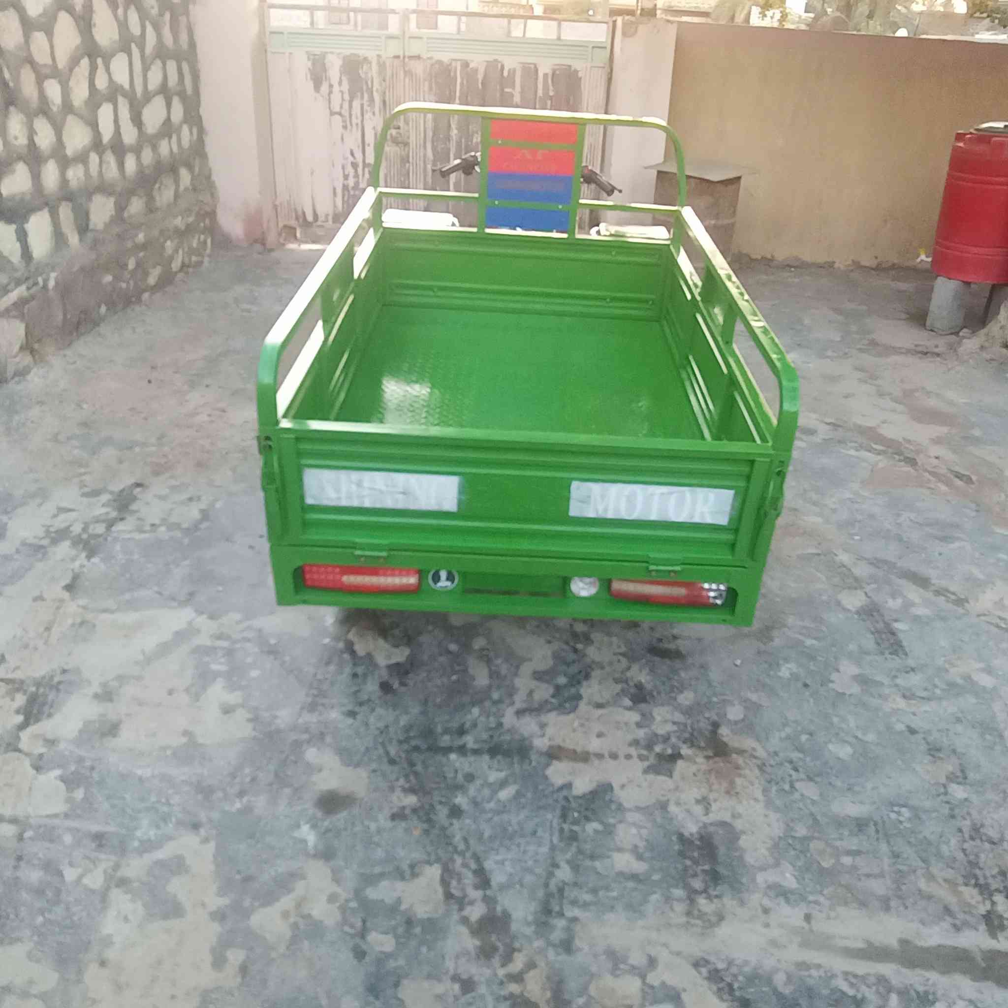 السلام عليكم ستوته للبيع اوراق اصوليه وكيلها بلال كمرك متفوع ورقت الوكيل موجوده ستوته عله وضع الشركه نضافه فول كهربائيات شغاله المكان قرب شركه الرنه الشراي يجي خاص أو يتصل أو يدلل ***********
