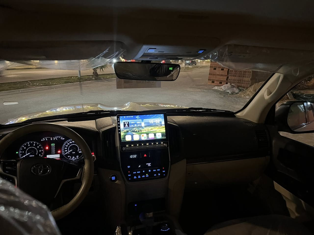 لاندكروز 2017 سياره كفاله عامه جديده كلش ماشيه ١٢٠ الف سياره فول موصفات مكينه 8سلندر 4600 كشنين كهرباء جلد سياره متعوب عليها السعر 465 رقم ***********
