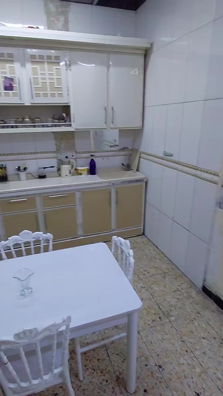 السلام عليكم
بيت رقم للبيع المساحه ١٠٠ متر واجهه ٥ ونزال ٢٠ حي الجامعه شارع الجامع فرعين عن شارع مستشفى الطفل الطابق الثاني شقه مؤجره ٢٥٠ منطقه كلش راقيه السعر ٩٠ وبي مجال للاستفسار الاتصال على الرقم ***********
