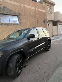 كراند شيروكي • ٢٠١٦ • ماشي ١٨٠٠٠٠