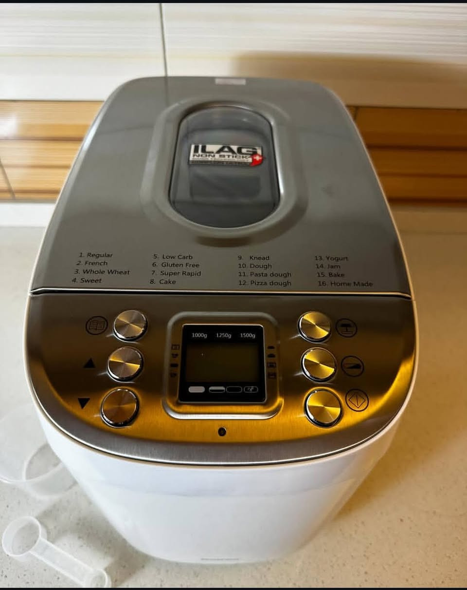 جهاز صنع الخبز والكيك والتوست من ماركة Silvercrest الألمانية.
الطاقة: 850 واط.
عدد البرامج: يحتوي على 16 برنامجًا مختلفًا،
 بما في ذلك برامج خاصة للخبز الخالي من الغلوتين وعجينة البيتزا والمربى.
درجات التحمير: يوفر 3 مستويات قابلة للاختيار من التحمير.
الميزات: يقوم بعملية الخلط والعجن والرفع والخبز تلقائيًا بالكامل.سعر 60


**إذا كنت صاحب هذا الإعلان وتريد حذفه لأي سبب، رجاءا أرسل رسالة إلى الدعم الفني**