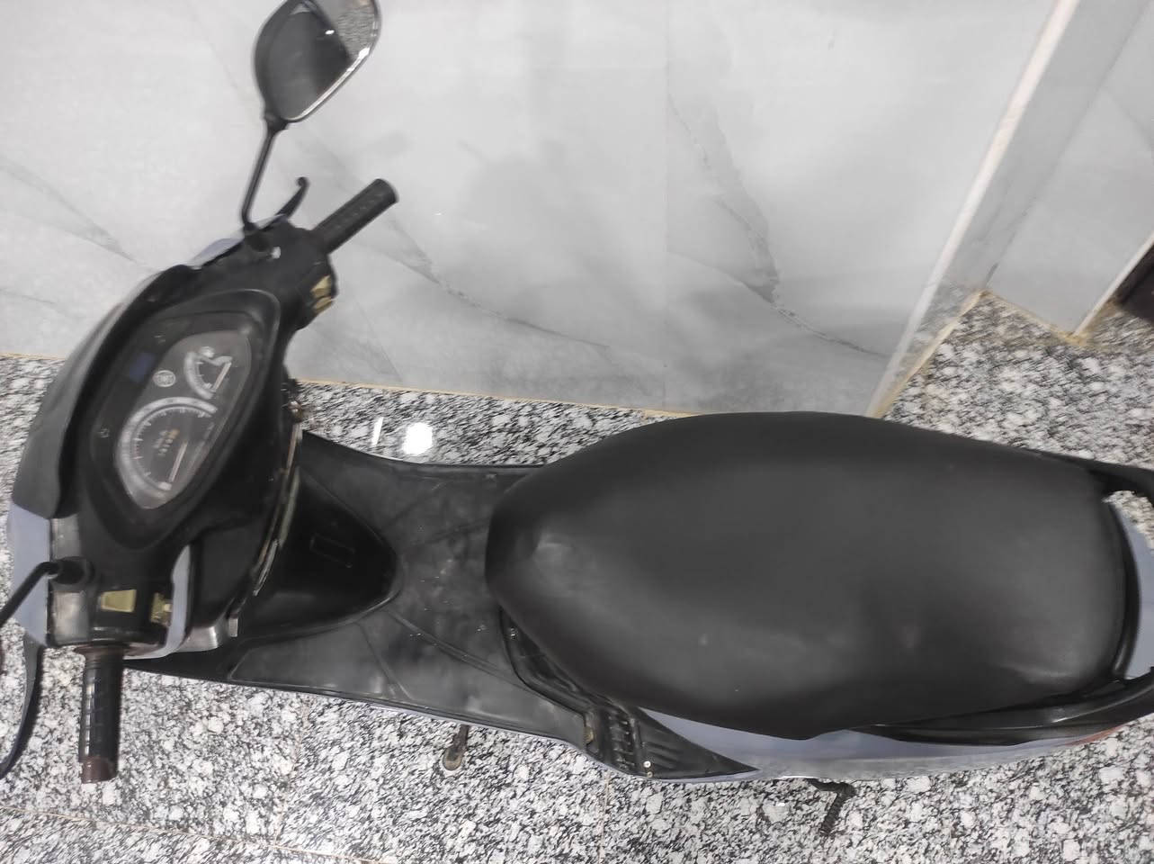 السلام عليكم دراجه فراشة البيع 
امبدل بوش وبستم كهربائيات كله شغال سلف هندر
دراجه مكفوله اوراق سعر 350 🔒🔒
***********
