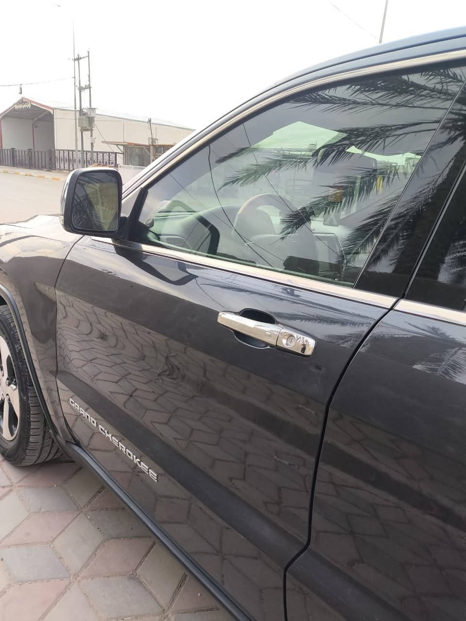 جيب شيروكي لمتد 2015 بغداد وارد امريكي حره ***********
