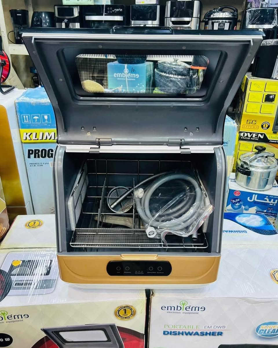 هذا جهاز راح يختصر عليكج هواي وقت
ماركه سلفر كريست
غساله صحون منضديه 
لا تأسيس 
لا كهرباء طفت 
هاي تشتغل وطينه و مولد 
او عليه تخفيضات 
مواصفات 👇🏻👇🏻
غسالة صحون منضدية ماركة ألمانية🇩🇪🇩🇪
 بدون تأسيس  تحسب مي من خلاط السنك وتفرغ داخل السنك

و الاجمل من كونها تنظف و تعقم  و تقتل الجراثيم .. 
ايضا فيها خاصية غسل الفواكه والخضار 😍 يعني ٢ ×١ هم تخلصين من الماعين وهم تخلصين من غسل الفواكه والخضار وتعقيمها 💛💛

الحجم: تاخذ
1- 6مواعين تمن /6 مواعين صغيره /6 كاسات
2- تاخذ 24 قطعة خواشيك وشوكات وسجاحين
3- تفروغن غساله وطلعون سله داخليه  يرهم داخله 2 جدوره كبار
————————————
للحجز مراسلة الصفحة
***********
