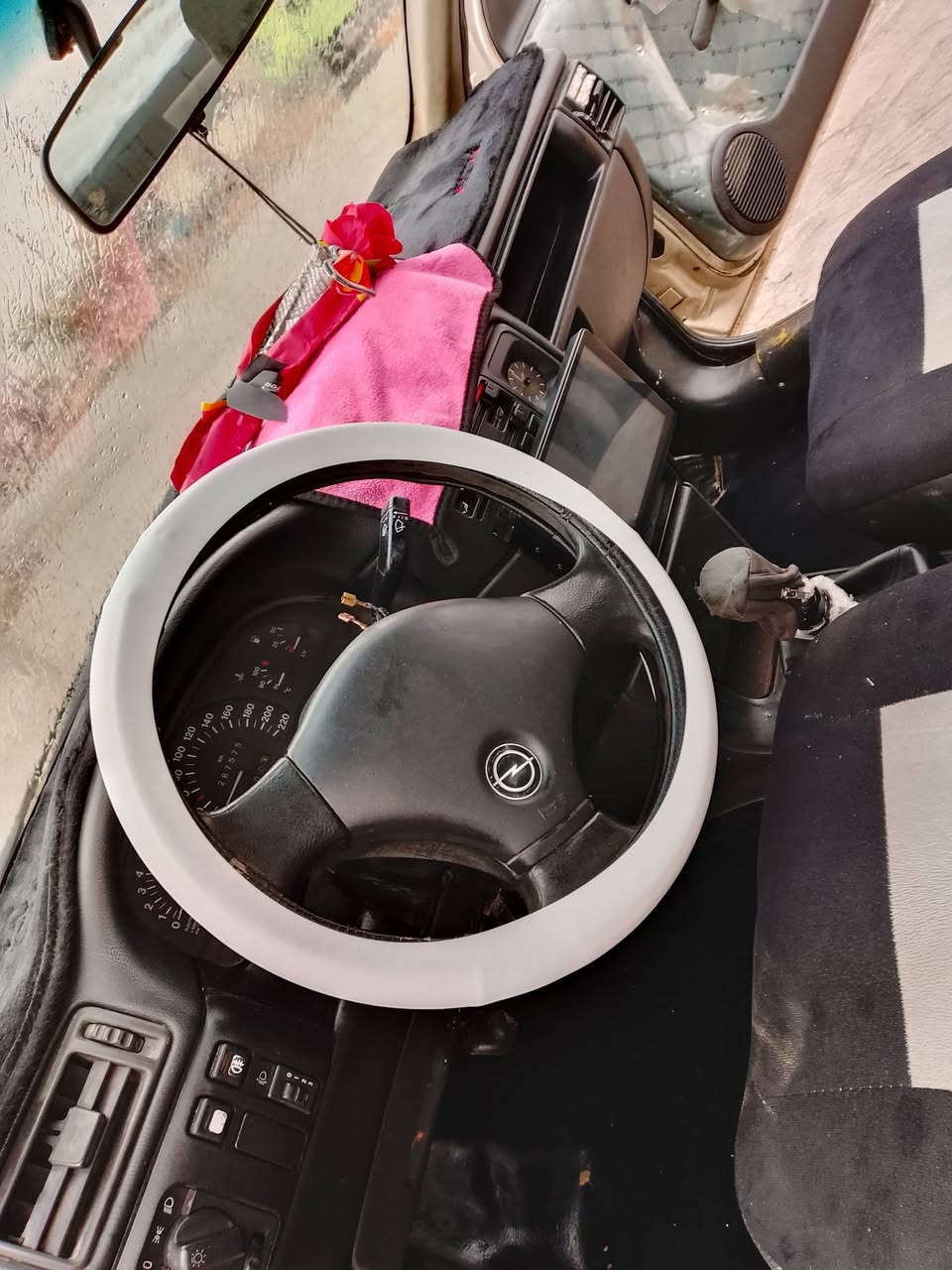 السلام عليكم ورحمه الله وبركاته اخواني فكتره حجم 16 للبيع موديل 93 السيارة جاهزا بي بديت نفخ  رقم بغداد مشروع وطني الشرعي بل موصل كابون بنزين بيها السعر 33او بيها مجال للشاري ***********.  
***********
