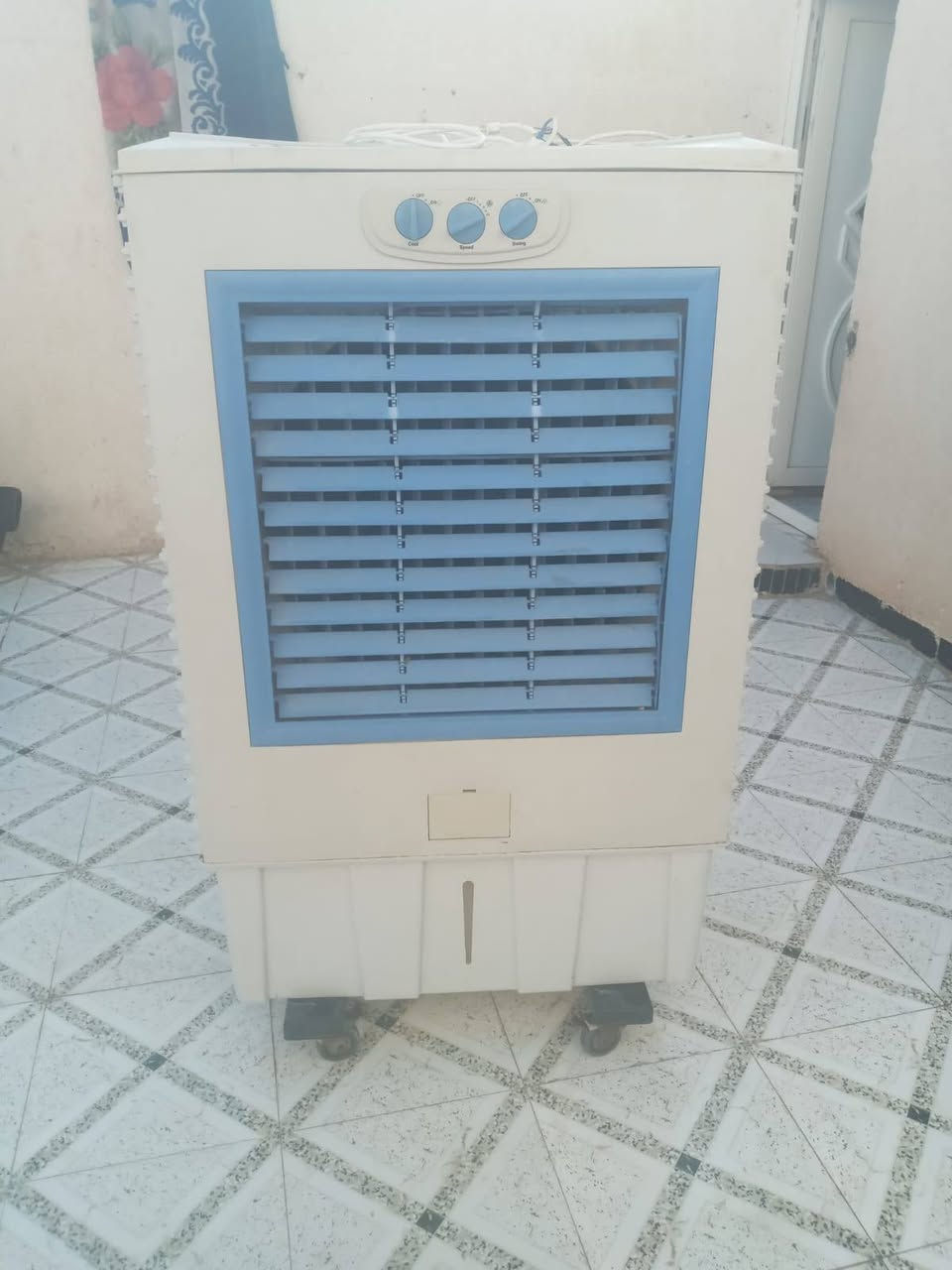 مبرده نضيفه مثل ما واضح بالفيديو  السعر 200وبيه مجال


**إذا كنت صاحب هذا الإعلان وتريد حذفه لأي سبب، رجاءا أرسل رسالة إلى الدعم الفني**