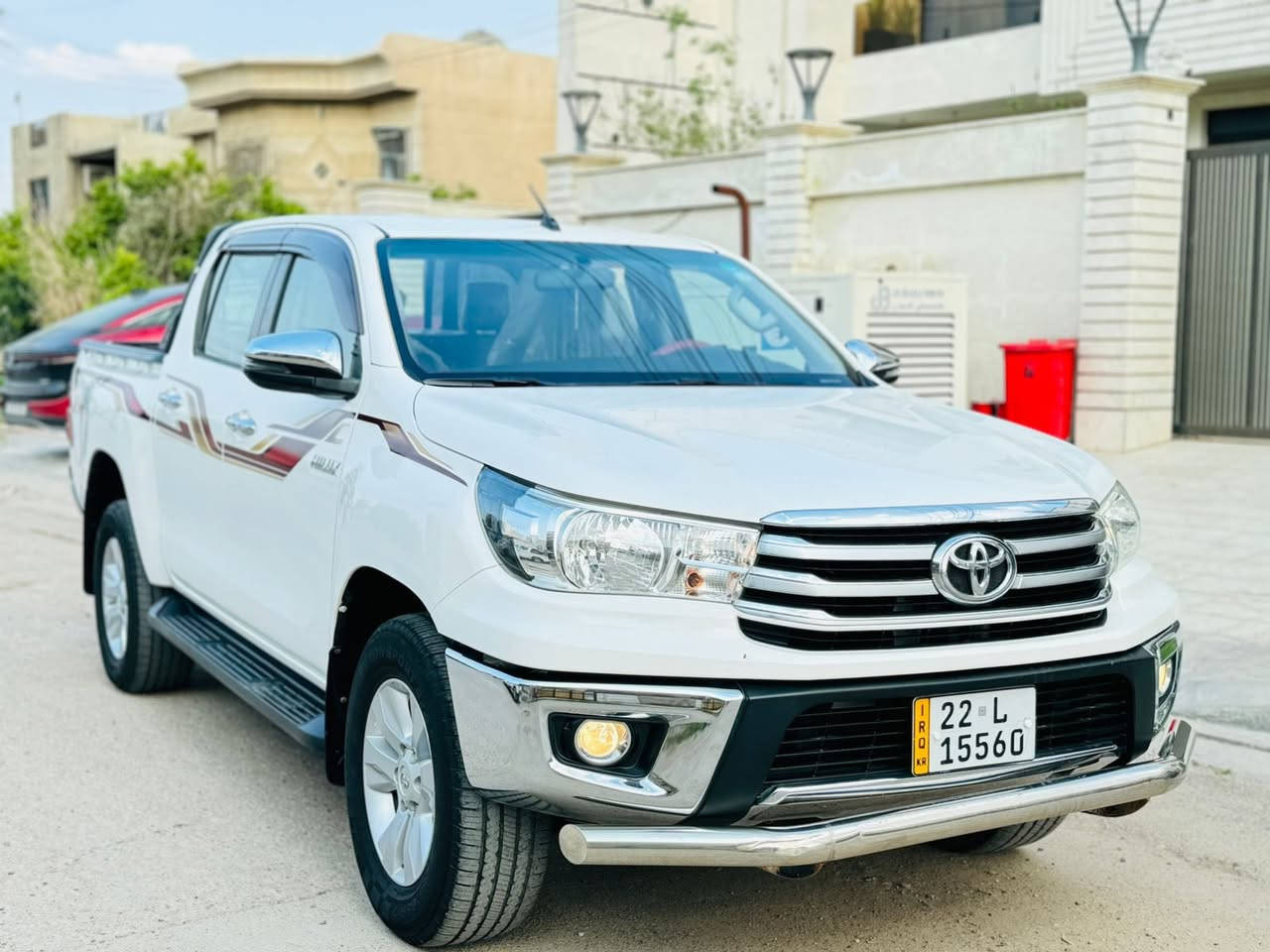 السلام عليكم للبيع بيكم هايلكس 2019
رقم اربيل بسمي هزه فحص جديد 
خليجي كويتي مكفول كفاله عامه 

معروضه 258 وبيها مجال 

رقم الهاتف ***********

مواصفات فول 1/1 
شاشه جبيره + كاربلاي 
كشنات حار بارد 
حساسات أمامي 
حساسات خلفي 
كامره خلفيه 
تحكمات ستيرن 
مثبت سرعه 
اشاير مري 
مانع تزحلق 
فور ويل 4+4
مودات سياقه ايكو 
تخم تاير جديد 
تبريد ثلج 
ماشيه 40 km على فحص على ايدي سياره
