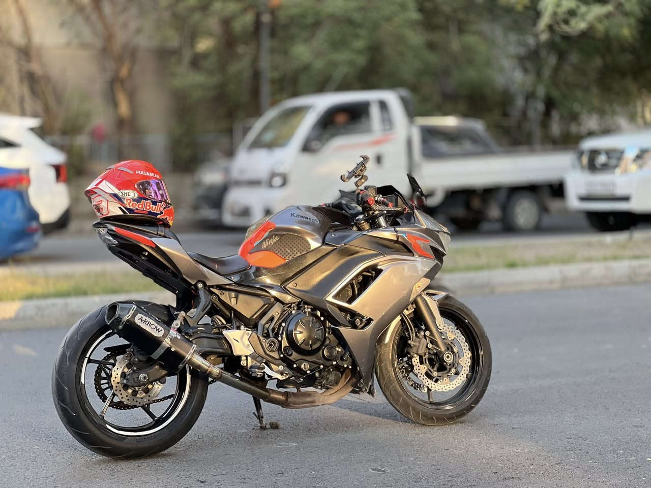 السلام عليكم
للبيع كاوزاكي نينجا ( ٦٥٠ ) ٢٠٢١
الموديل ٢٠٢١
حجم المحرك (٦٥٠)
عدد السلندرات ( ٢ )
الدراجه محرك وكير  مكفول كهربائيات مكفوله 
الدراجه الكفرات بيها نقص ومضربات مثل ممبين بالصور 
النقوصات ( جامه امامي ، كفر امامي ) 
ملاحظة / الدراجة بدون اوراق 

السعر ٢٢ ورقه وبي مجال للشراي 
الرقم ***********
