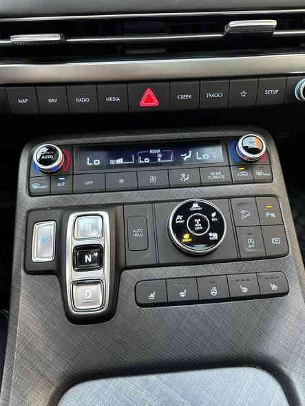 هونداي باليسايد فول لمتدد
موديل 2023فول الفول 
حادث : موضح بالصور وهذا رابط  ) 🔻https://bid.cars/en/lot/1-40865394/2023-Hyundai-Palisade-KM8R5DGE9PU523551
بدون ايرباكات كلها سليمة (مامفتوحة)✅
السياره بعدها لوك بوضع الشركه كلها وكاله ممبدل بيها شي  بجم كبس 
شرط الفحص و السونار  
محرك 6 سلندر 3800 🚀
دخول جديد ( مرقم اربيل  شمالي )
ماشيه ٣٧ الف ميل قابل للزياده
المواصفات فول الفول 1/1
بصمه (ابواب وتشغيل وصندوق )
 فتحتين
سلايد روف  
 شاشه عرض معلومات عله زجاج الاماميه 
شاشه جبيره كار بلي
كشنات  كهربائيه   
 رادار امامي توقف ذاتي 
رادار تحديد مسار 
رادار خلفي ايضا توقف عند الخطر 
نقاط عمياء 
 قيادةذاتيه 
 حساس امامي
حساس خلفي 
 سبعه راكب 
ثلاث قطع تبريد منفصل
تحكمات فول 
لايت عدستين زنون 
فور ويل 4°×4
انضمه قيادة خمس انضمه
 تشغيل عن بعد
 بردات خلفيه 
كل الكشنلت السياره تدفئه وتبريد
صندوك كهرباء ذكي
اوتو هولد
هند بريك بصمه 
منفصل سياحي
منافذ شحن بكل الكراسي
 ويل كب 20 
 ستيرن رجاج اثناء تنبيه
لدات امامي خلفي 
اناره داخليه بيضاء  
شحن واير لس 
 شفتات ستيرن
سماعات هارمن 
انارة ترحيب عند الاقتراب 
سعر 300$
* بعد بيها هواية مواصفات ….

العنوان / بغداد جكوك 
للاتصال ***********
