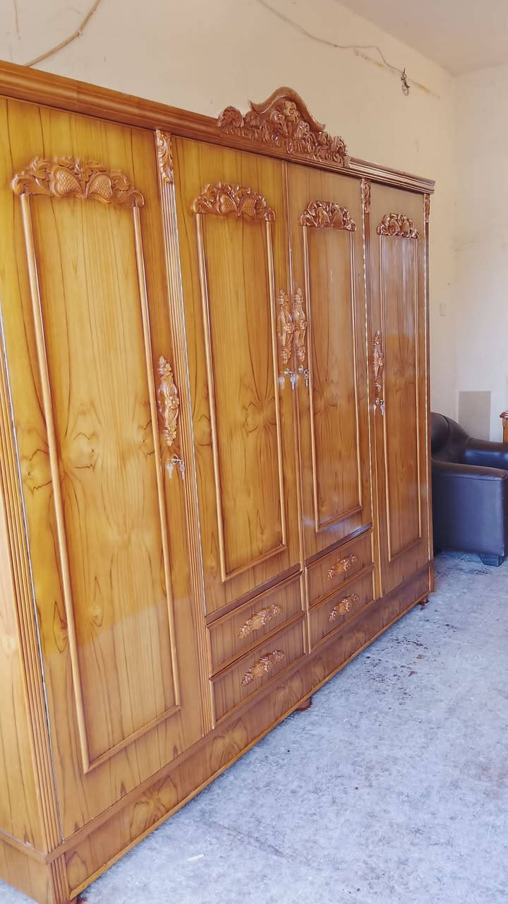 كنتور 4 باب نقش زان كل باب على حدا شغل توصي ثقيل ما تجاري نضافه فول العنوان حي الحدباء خلف مرطبات البحرين ت ***********
