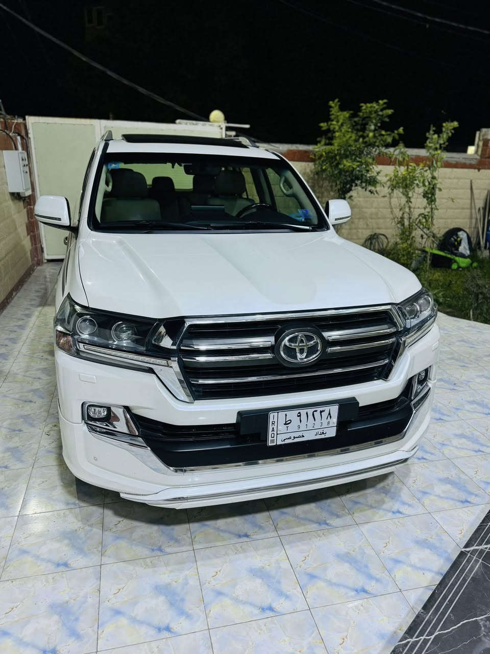 السلام عليكم 
لاندكروز 2020 ساز باب اول اصل 
بغداد بأسمي 
بيها نص جاملغ خلفي كلير 
ماشيه 135 
مكاني حله 
سعر 518 مجال بسيط 
استفسار ***********  اتصال او واتساب
