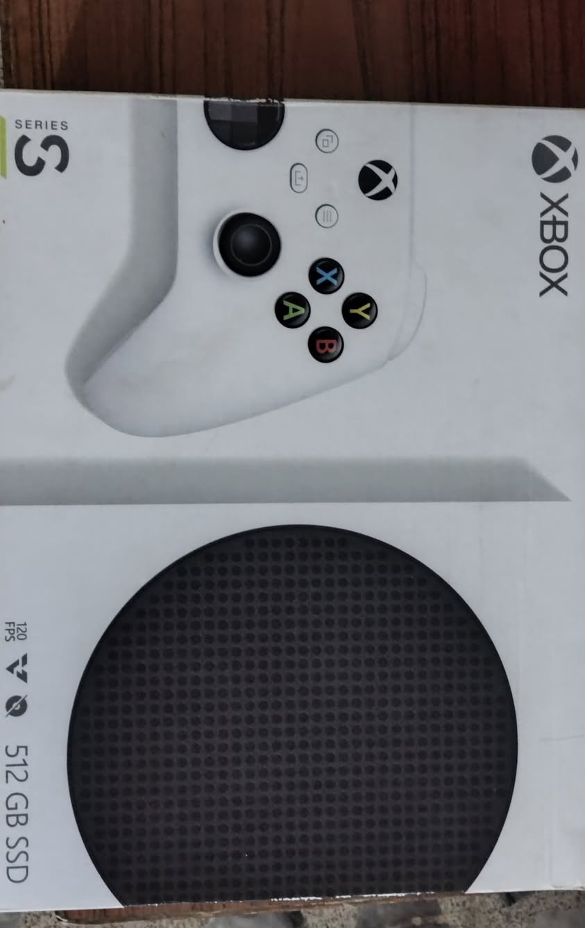 سلام عليكم جهاز xbox series s اكسبوكس سيرس اس للبيع استخدام اقل من 10 شهور وما مفتوح ابدا ولابي اي عطل  وجويستك أصلية مال الجهاز وكذالك ما مفتوحة ولا مصلحة ولا بيها درفت بل انلوك ولا اي عطل وبي حساب كيم باس التمت ينتهي 16/ 6/2026 وحساب ثاني بيه fc26 فقط
ومعاه هدية شاحن بطاريات مال جوسيتك و اربع بطاريات ومعاه الكارتون سعرهم كامل 360 الف
2-يو بي اس حجم 850 معاه الكارتون سعرو 35 الف استعمالو تقريبا ٤ أشهر
3-شاشة حجم 32 استعمال ٤ أشهر معا الكارتون وبيها ياسين تيفي لمشاهدة المباريات
وتكدر تحمل عليها أي برنامج سعر 90 الف
للتواصل *********** واتساب
*********** واتساب
ما عندي ماسنجر 
عنوان 17 تموز الجانب الأيمن
