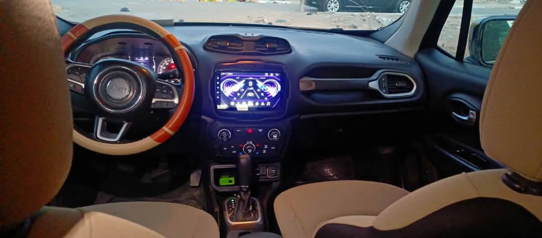 السلام عليكم جيب رنجيد فئة لاتيدو رقم دولي 2018 بأسمي محرك ٢٤٠٠ فول عدا الفتحه حادثهه جوملغ وبنيد بدون دواخل وبيهه مكانات صبغ السونار بالصور بيع او مراوس السعر ١٠٥ العنوان ديوانيه ***********
