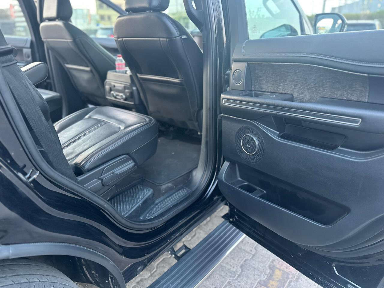 فورد اكسبديشن 2021 Limtet 
فوووول فووول مواصفات للاخير

السلام عليكم 
الرجاء قراءة التفاصيل ومشاهدة كافة الصور والشراي يتصل واتشرف بالجميع 
موقع السيارة / اربيل  والرقم اربيل 

التفاصيل / 
فورد اكسبديشن 2021 Limtet
فوووول فووول مواصفات للاخير
 حادثها واضح في الصور  
ماشيه (92 الف  كيلو ) فقط 

المواصفات …طبعا لا تعد لكن راح اذكر بعضها  
بانوراما …
رادارات امامي وخلفي وجانبي … 
قيادة الية …
حساسات امامي خلفي …
كامره 
كشنات جلد 7 راكب كشن سايق والي بصفه مساج طبعا كشنات تدفئة وتبريد امامي وخلفي كشنات خزن وجميع الكشنات كهرباء امامي وخلفي ووسط ….

باب خلفي كهرباء ….
5 بصمات ابواب وتشغيل وشغال عن بعد ..
مري متحركة …
اللايت نظام الاوتو يعني يشغل عالي ناصي حسب السياقه ….
دواسات كهرباء تنفتح بفتح الابواب … 
شاحن موبايل وايرليس …
 
شاشة اوبشنات كثيرة جدا جدا 
والكثير من المواصفات الاخرى والحديث يطول 

محرك 6 V توربو طبعا للامانه بيه مشي وسحب ونعومة وهدوء وعزل لايوصف واقتصادية جدا جدا 
الكير 10 نمر 
سعر 298 وبيها مجال
للتواصل ***********
