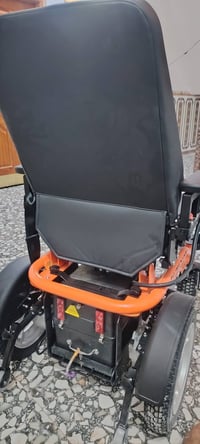 كرسي متحرك جديد غير مستخدم  للبيع استفسار 07865454034