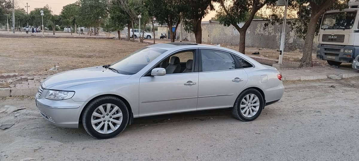 سلام عليكم سوناته أزيرا  ٢٠٠٨خليحي
سعر  ٩٤  وبيه محال الشراي  فول مواصفات  غني عن التعرف
محرك وكير بلكارتون من ارغب نواع الحجام ٢٧٠٠ نشطه جدا  وقتصاديه  
سنويه ورقم وهزه جديد بسمي تحويل بنفس الساعه 
تبريد قطعتين ثلج 
صدرين جديد سيارة جاهزه من كلشي   
ترايك مفتوح  من زاخو الى الفاو 
مصغ فرن حراري درجه منتازه  صغ حزام فقط بسبب الجراد 
بيه طخه بصيطه من جهة  ل أيمن 
قماره وصندوق بلادي قفط حزام 
عنوان بغداد  الحسينيه شارع العام قرب مرور  ***********
