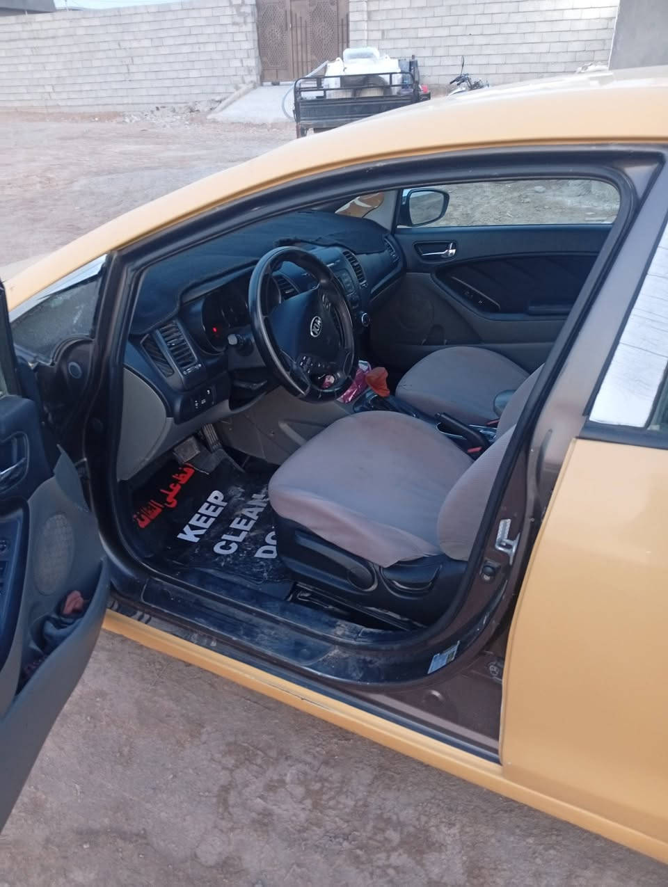 للبيع كيه فورتي موديل 14 وارد امريكي بدون إرباك بدون تبديل ضرره بصيط تجديد سنويه 2031 ماشيه 180 رقم ديالى السكن بعقوبة باقي التفاصيل اتصل على هذا الرقم مكلف بل نشر ***********
