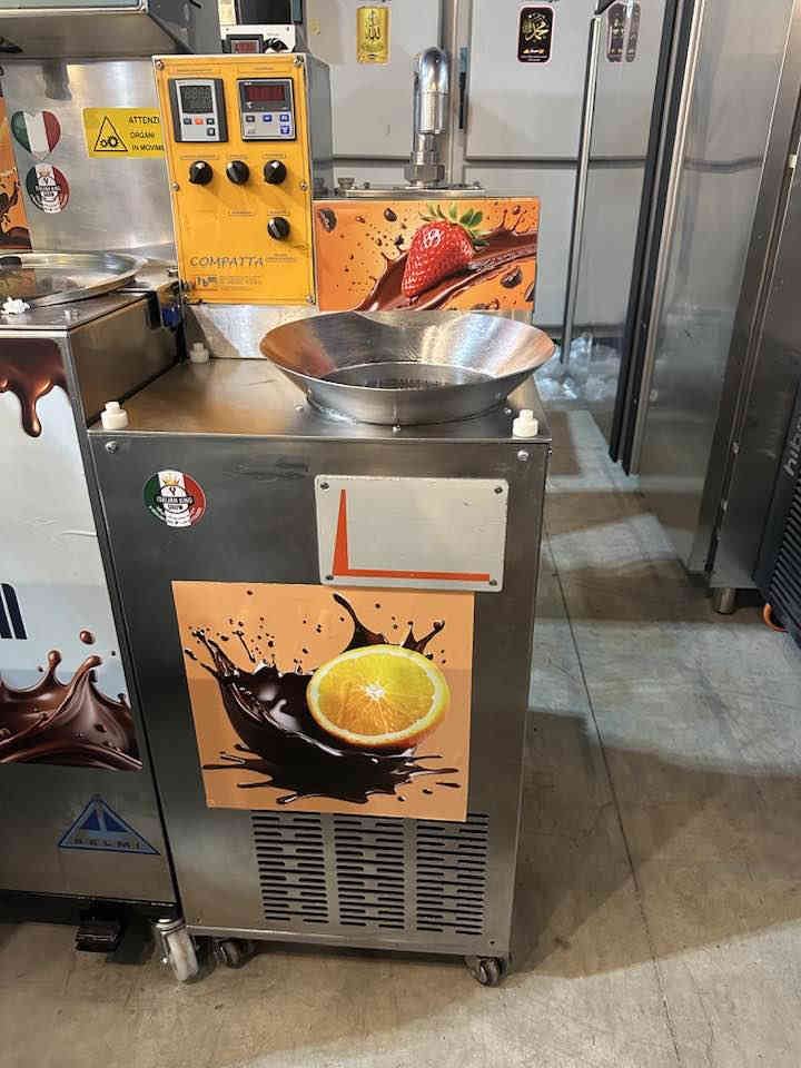 مساء الورد والياسمين و الخير 🇮🇶
افضل مكائن  جوكوليت 🍫 من الشركات  Selmi - Fbm ايطالية 🇮🇹  
دائما نتميز بكل جديد وبتحدي أسعار
عراق - السليمانية 
📍العنوان : مقابل تيرمينال سليمانية 
التفاصيل
*********** 
WhatsApp: 00393899265052
