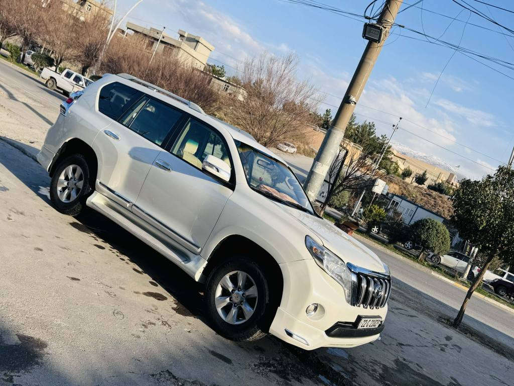 پرادوو موديل ٢٠١١ شگل گوراو بو ٢٠١٦ بئ سبغ و بئ تعديل   غازو به نزين سيسته م غازي ايطالي بو دانراوه 
ره قه م و سه نه وي نوئ  چوار تايه نوئ يه لو به ستراوه گيرو مه كينه بئ عه يب و به شه رت 
*********** سوران, أربيل
