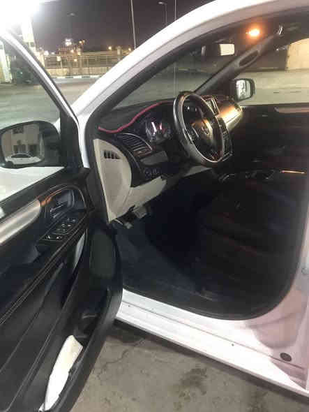 مكلف بلنشر خاص مااجاوب
*دودج كرفان 2020*
 لون ابيض للبيع 
رقم بغداد الرقم الجديد باسمي هزة جديدة سنوية غير نافذة
محرك 6 سلندر 3600
مبرمج المراوح
دهن وفلتر گير مبدل جديد
حجر البيئة سليم
تبريد 3 قطع بحالة ممتازة
تدفئة المقاعد الأمامية كهربائية
أبواب كهربائية
جامات أمامية ووسطية وخلفية كهرباء
كاميرة خلفية أصلية
حساس ضغط الإطارات
مانع انزلاق
منفذ كهرباء 115 ڤولت
فتحة فيت بم
إطارات جيدة
بطارية جديدة
حدادية جيدة
أماكن تخزين تحت المقاعد الوسطية والخلفية
أماكن تخزين ومجرات بالفرس الأرضي 
فرس سقف
الضرر موضح بالصور
السعر 180
*قابل للتفاوض و البيع مستعجل جدا*

رقم صاحب العجلة
***********
