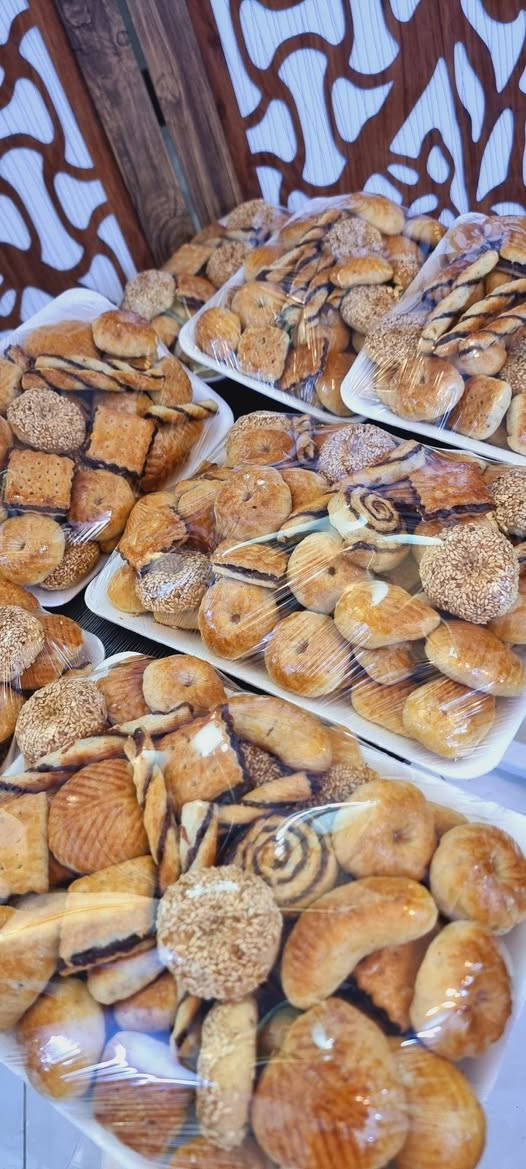 لا تعيّد بدون كليجتنا 🥰
كليجة تفتح النفس وتزين جمعة العيد
مشكّلة بين الجوز الطيب، والتمر الأصيل، والحلقوم الطري، والمبروش اللذيذ، ولمسة سمسم تشهّي العين قبل اللسان. لا تفوّتون الطعم الأصلي بنكهة ولاياتنا🥰 
اطلب الآن وخلي ريحة العيد تعبي المكان 

كيلو كليجة مشكل  : 10الف
ماعون نص كيلو كليجه: 5الف 
كيلو جوز :12الف
ماعون نص كيلو جوز : 6الف 

 ماعليكم سوى الاتصال بالارقام :📞
الواتساب: 
***********
 +9647714153068

يوجد توصيل 
ام الجدايل  : الف
التاجيات-العلوة - ركية وفاضل ابو عضام :3الف
العنوان : التاجي - ام الجدايل - قرب اسواق المختار
