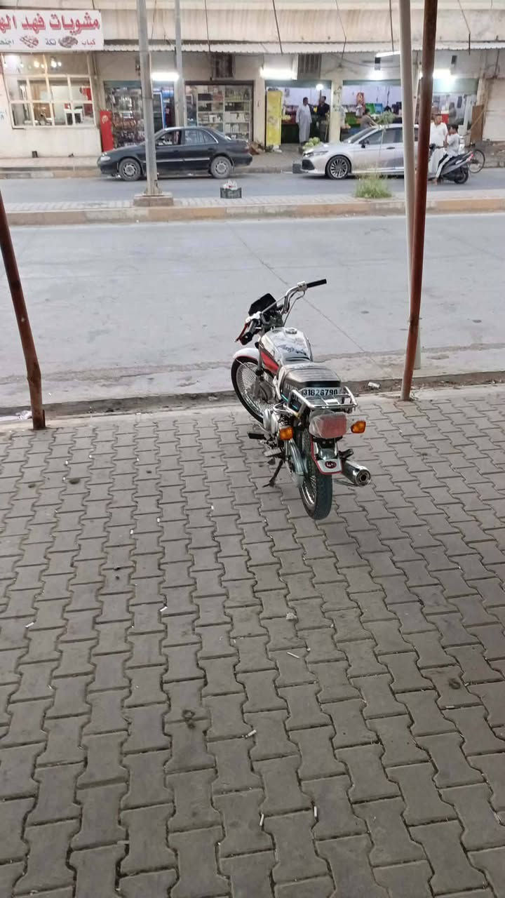 السعر.     400.  ***********
