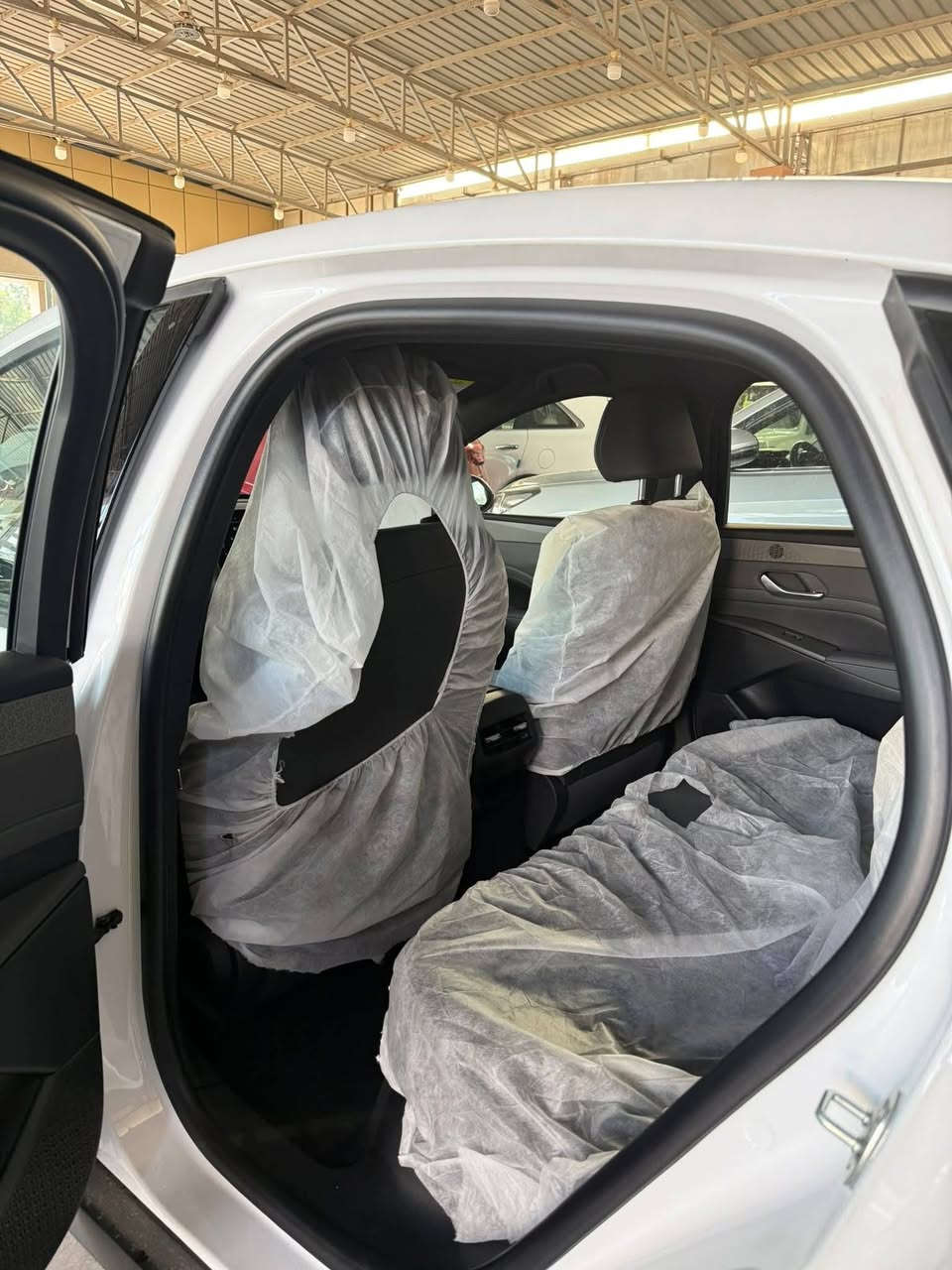 السلام وعليكم كن بلاص 2025 زيرو صفرر كيلو متر داخل ابيض غراض كاملة شاحنة ارضيات كارت عليك بس الترقيم 300 الف فقط سعرهة 18 و500 قفلل
***********
مكان السيارة موصل
