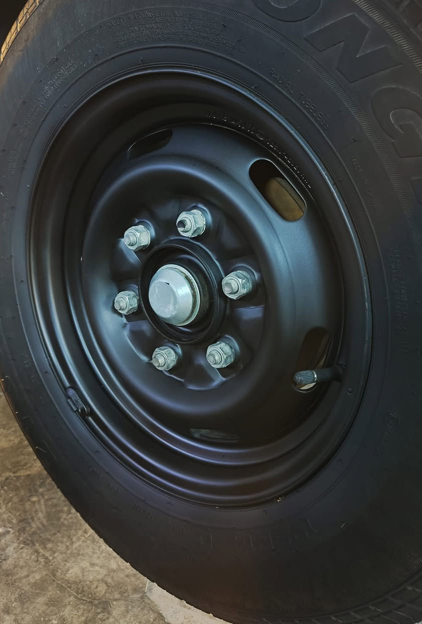 بولش دقيق جدأ
😁😁
صبغ الشاصي بالكامل 
مع تغليف جميع لاستيك الصدر والبراغي ورقم الشاصي 
صبغ الدرع الخلفي 
جلي المازدات 💎💎
تكحيل جميع الشخوط🖌️
محطة جمبزه ،🚙
***********
قبل جزيرة بغداد السياحية 
https://www.facebook.com/Jambaza.cars/
