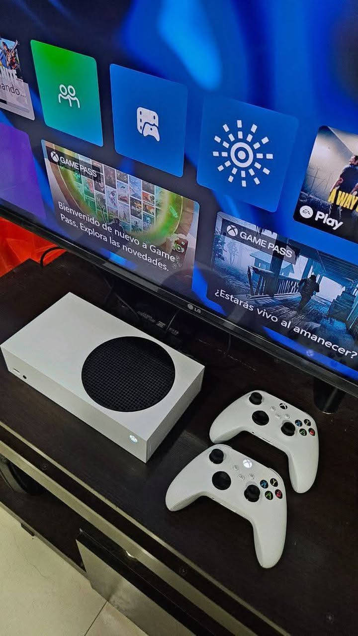 جهاز 
xbox series s
ذاكرة 512
مفتوح تنظيف فقط
جويستك عدد 2
300 و توصيل موجود


**إذا كنت صاحب هذا الإعلان وتريد حذفه لأي سبب، رجاءا أرسل رسالة إلى الدعم الفني**