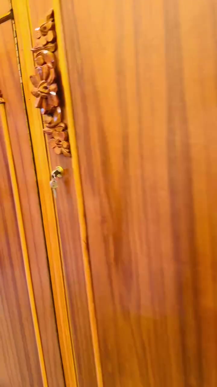 ***********
