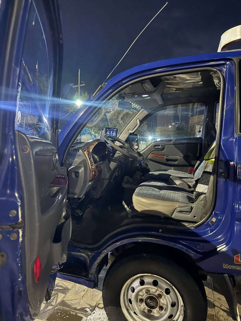 سلام عليكم كيا موديل ٢٠٠٧ بسمي سنويه لحد ٢٠٢٩ مكينه وكير شاصي ورقم شاصي كله كفاله قماره مصبوقه بدون ظربه جماليه فقط بدي مبدل مديل ٢٠١٩ دوشمه جديده الشراي يتصل *********** السعر ٨٥ و بيها مجال
