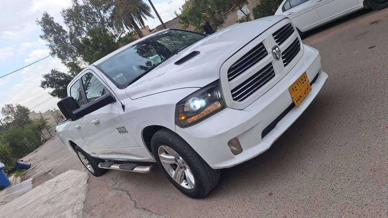 دوج رام 2017 كلين تايتل مكينه 5700 هيمي 
فول 1\1 كلاسك بدي طويل باب طويل 
(السعر 188) *********** العنوان بغدادالجديده
جاهزه من كلشي مابيه اي نقص صبغ قطعتين بلعراق
سلايت جامه خلفيه كهرباء 
كشنات جلد كهرباء خزن ميموري تدفئه تبريدالكشن
كير ماوس شفتات ستيرن تحكم جهتين 
ستيرن كهرباء تدفئه تبريد 
حساس رادار كامره دواره 
بيه هوايه مواصفات معروفه عند الجناي 
بيع اومراوس حسب القناعه
