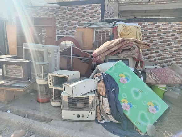 سلام عليكم غرا بيت قديمه للبيع التواصل مع لارقام 
***********
***********
