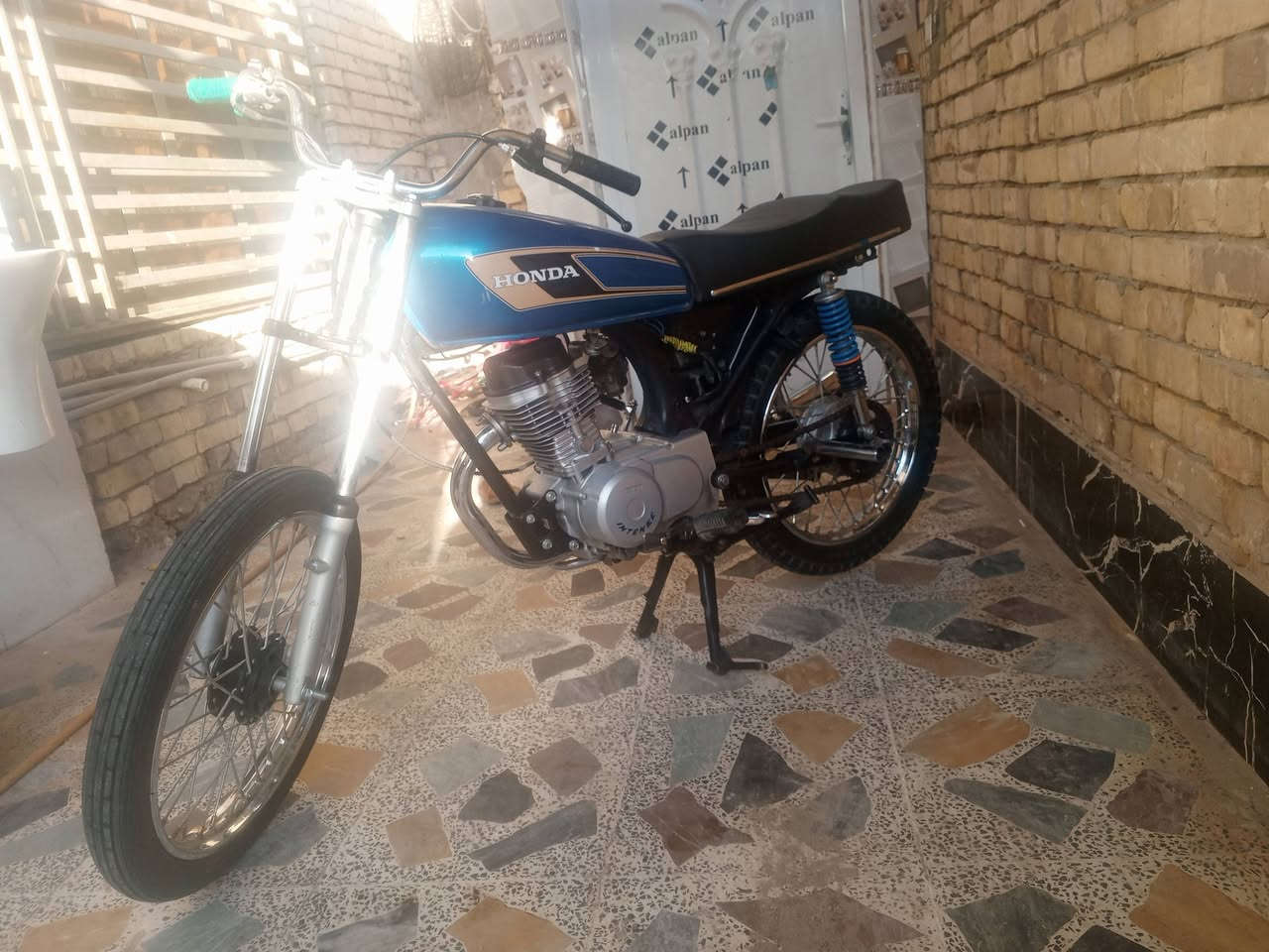 دراجه البيع نضيفه غراضه كله جدد شاصي نامه محرك نتنس مفتوح بس ولفات بعد اي شي ما بدل بيه


**إذا كنت صاحب هذا الإعلان وتريد حذفه لأي سبب، رجاءا أرسل رسالة إلى الدعم الفني**