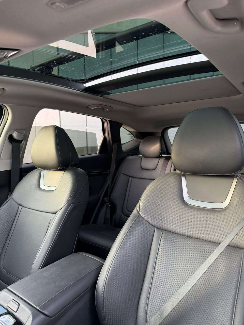 السلام عليكم 
هیوندای تكسون 2024
سعر :178 
لون:نيلي 
عداد المسافه :7 الف
حجم المحرك : 2.5L (4.سلندر )
ملاحظه :فقط جملغ  صبغ 🔴

فول فول مواصفات 1/1

فتحة سقف بانورما
دةبل اكسل 𝟒𝐱𝟒
تتقدم وترجع بريمونت
كيج الكــــتروني 
انــــارة دشبول
بصمة ابواب
بصمة تشغيل 
تشغيل عن بعد (𝐑𝐄𝐌𝐎𝐓𝐄 𝐒𝐓𝐀𝐑𝐓)
شاحن هاتف لاسلكي
شاشة دشبول ديجيتال
سماعات هارمان كاردن عدد 16
عداد كاميرات 6 ستة
كاميرا 360
كاميرا امامي
كاميرا جانبي
كاميرا خلفي
شفتات استيرن
هاند بريك بصمة
اوتو بارك (𝐀𝐔𝐓𝐎 𝐏𝐀𝐑𝐊)
اوتو هولد (𝐀𝐔𝐓𝐎 𝐇𝐎𝐋𝐃)
اوتو ستارت (𝐀𝐔𝐓𝐎 𝐒𝐓𝐀𝐑𝐓)
اوتو ستوب (𝐀𝐔𝐓𝐎 𝐒𝐓𝐎𝐏)
رادار 360
رادار امامي (تحديد مسار)
رادار جانبي  (نقاط عمياء)
رادار خلفي (التحذير من الاصطدام)
حساسات 360
حساسات امامي
حساسات جانبي 
حساسات خلفي
نظام (𝐒𝐌𝐀𝐑𝐓)
نظام (𝐒𝐏𝐎𝐑𝐓)
نظام (𝐂𝐎𝐌𝐅𝐎𝐑)
نطام (𝐄𝐂𝐎)
نظام(𝐒𝐍𝐎𝐖)
كشنات جلد 
جميع كشنات كهربائي
كشنات خزن+ميموري 
كشنات تبريد امامي 
كشنات هيتر  امامي وخلفي
تحكمات استيرن
استيرن هيتر
تبريد لمس
تبريد مركزي 
صندوق شفط كهربائي 
لايتات (𝐋𝐄𝐃) لید عدسة زينون 
بكلايتات (𝐋𝐄𝐃) لید
 ويل كروم 

تفاصيل اكثر الاتصال علی ارقام التاليه  
***********📞
‏ WhatsApp - Vibir
☎️ [hidden information]

عنوان📍عقره اكر, نينوى
