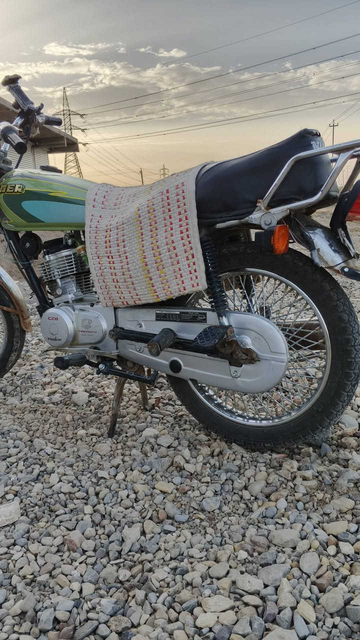 سلام عليكم دراجة تايكر 2020 للبيع اوراق بغداد دراجة نضيفه احله من الصور كهربايات كلها شغالة ما نقصها شي السعر 450 وبيها مجال مكانها عزيزية ما متواجد فيس خابرني و تشلع عيوني ***********
