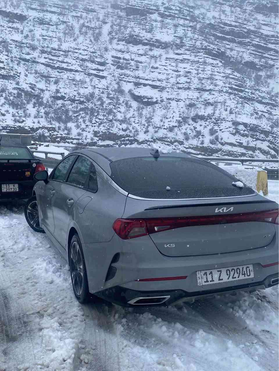 سلام عليكم

KIA K5 GT LINE 

2024 موديل 

سيارة باسمي رقم بغداد انكليزي 

المواصفات:

1-بصمة ابواب وتشغيل

2-تحكم استيرن كامل 

3- كشنات الامامية كهرباء 

4-كراسي جلد احمر

5 - وختم شعار GTline

6-رادار امامي + خلفي

 (توقف خلفي ذاتي) 

7- شاشه كبيرة كار بلي( بلوتوث ، USB  AUX )

9- حجم المحرك 1600 تيربو

10- رادار امامي + خلفي

11- لد نهاري

‏12 -انظمه قيادك 6

13-ويل كب 19 

14- شاشه عرض اعطال بالدشبول

15- كروز سرعه ذكي  ( مثبت سرعه )

16- كشنات تدفئة 

17-سايد بريك بصمه 

‏18- GPS الخرائط

19- نظام النقطه العمياء

20-  صندق كهرباء

21- قيادة ذاتية

22- شاحنة واير ليس

23- تحديد مسار 

24--تشغيل عن بعد

25-- مخارج شحن أمامي و 2خلفي

26-- رادار جانبي + امامي+ خلفي

مكان السيارة بابل حله حي الصحه 

للاتصال *********** حلة, بابل
