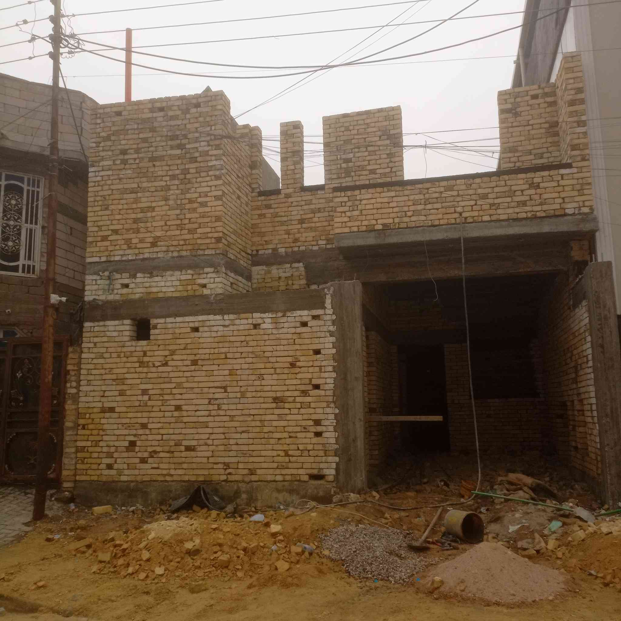 بعض من اعمالي المنجزه ع ارض الواقع ... 
تم والحمد لله اكمال هيكل طابق ثاني الئ مرحله الرباط في حي المهندسين ... صور من العمل ... جاري العمل على ذلك وسنوافيكم بالمستجدات قريباُ .. ان شاء الله ... لم أستلم أي مبلغ إلا بعد اكمال المرحلة المتفق عليها ... 
.
للتواصل او للأستفسار عن جميع الأعمال يرجئ مراسلة الصفحة + واتساب + اتصال👇
.
***********  
***********
