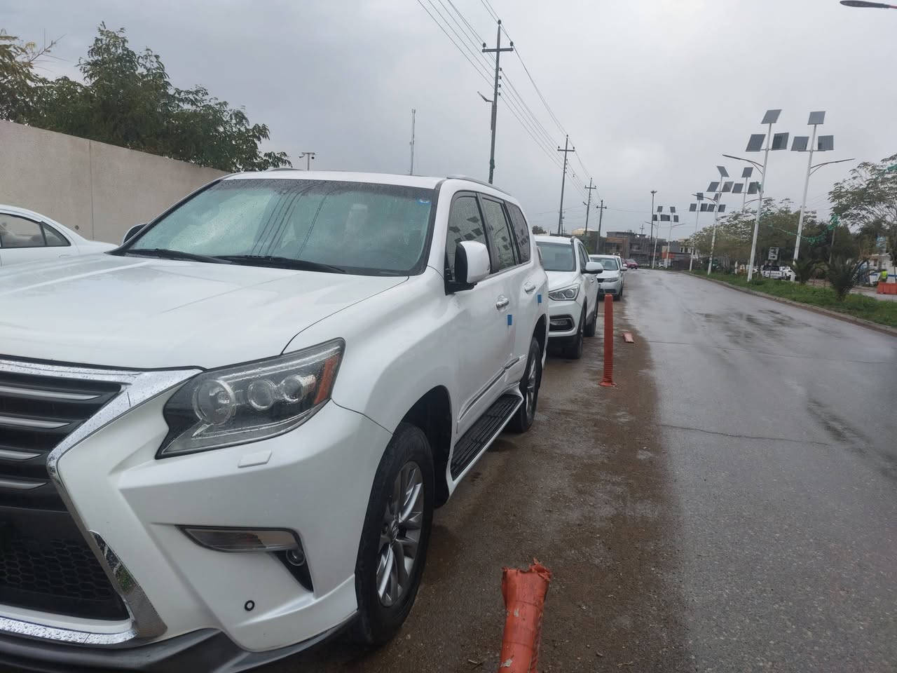 لكزز برادو٢٠١٤ رقم بغداد مكفوله بدون قطرة صبغ بس الدعاميات مصبوغة للجمالية للبيع او مرواس بلاندكروز او تاهو ***********
