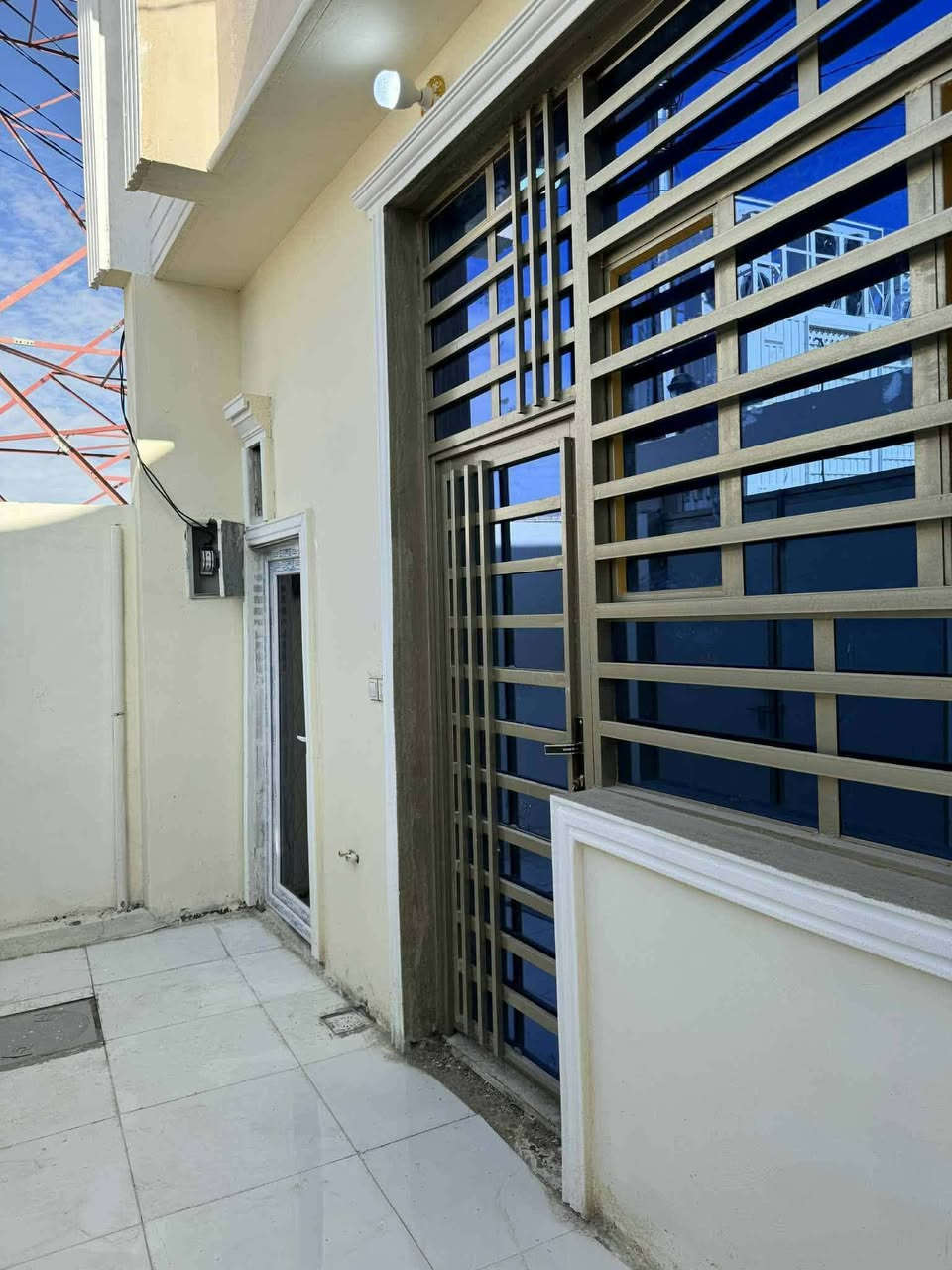 يعلن مكتب الاصدقاء للوساطة العقاريه

دار للبيع  150 م طابوزراعي سند 25اقرار محكمه ثاني يوم🏡
مشمول بقرار 320
✅ تحفه فنيه شغل درجه اوله جيب مهندس وافحص 

موقع ,البيت /نجف🏡  شارع الصب عمود255مقابل سايدين العسكري كبل 

عنوان المكتب شارع الصب مقابل قرية الغدير عمود 261
البناء 🏡 
غرفتين  نوم/صاله/مطبخ استقبال/طرمه /صحيات/مكشوفه
بناء مرتب/ اساس + سقف كونكريت + طابوق جمهوري+سيراميك الواح هندي+ارضيه بورسلين ثقيل ++

ألخدمات 🏡 عرض الشارع 15متر
ماء/كهرباء/مدارس/سوق/تبليط/مولد

*********** واتساب واتصال
